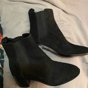 BANANA REPUBLIC suede booties